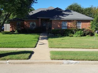 1729 Spinnaker Ln, Azle, TX 76020