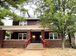 1011 N Farmington Rd, Peoria, IL 61606