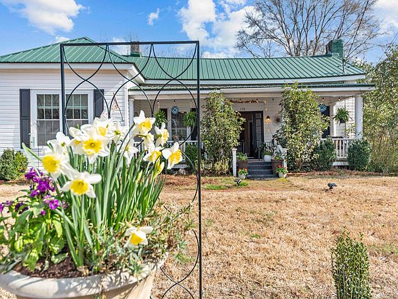 3rd image of 178 Fairplay St