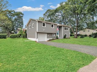 73 Dest Dr, Hamden, CT 06518