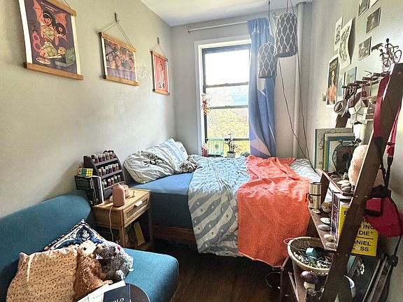5th image of 338 E 65th St APT 18