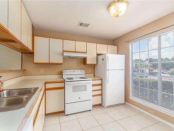 4th image of 1811 River Crossing Cir APT C