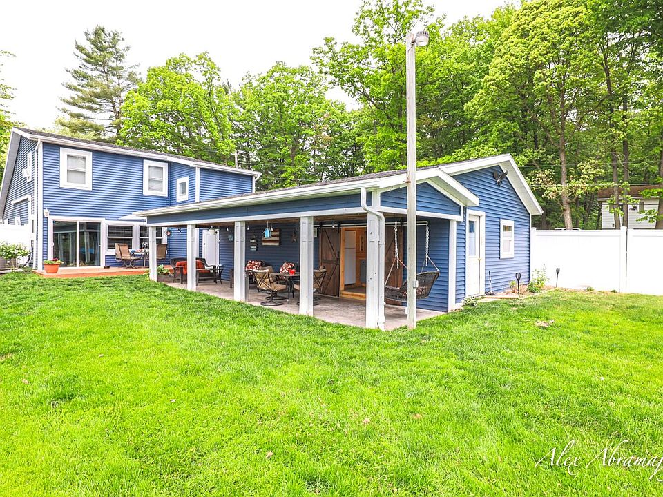 1st image of 471 Pine Dr