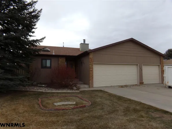 2195 20th St, Gering, NE 69341