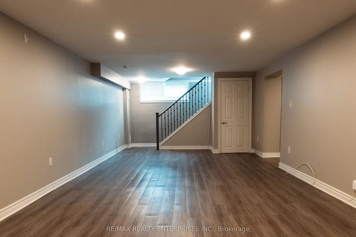 Building Photo - 8 Salmond Ct #LOWER