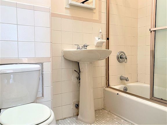 5th image of 52 W 125th St APT 4R