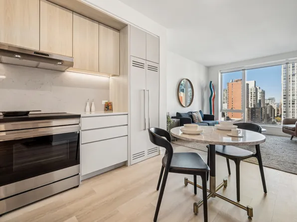 17 Hanover Place 30H image 3 of 14