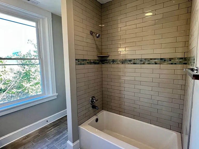 2331 W Grace Street — Photo 15