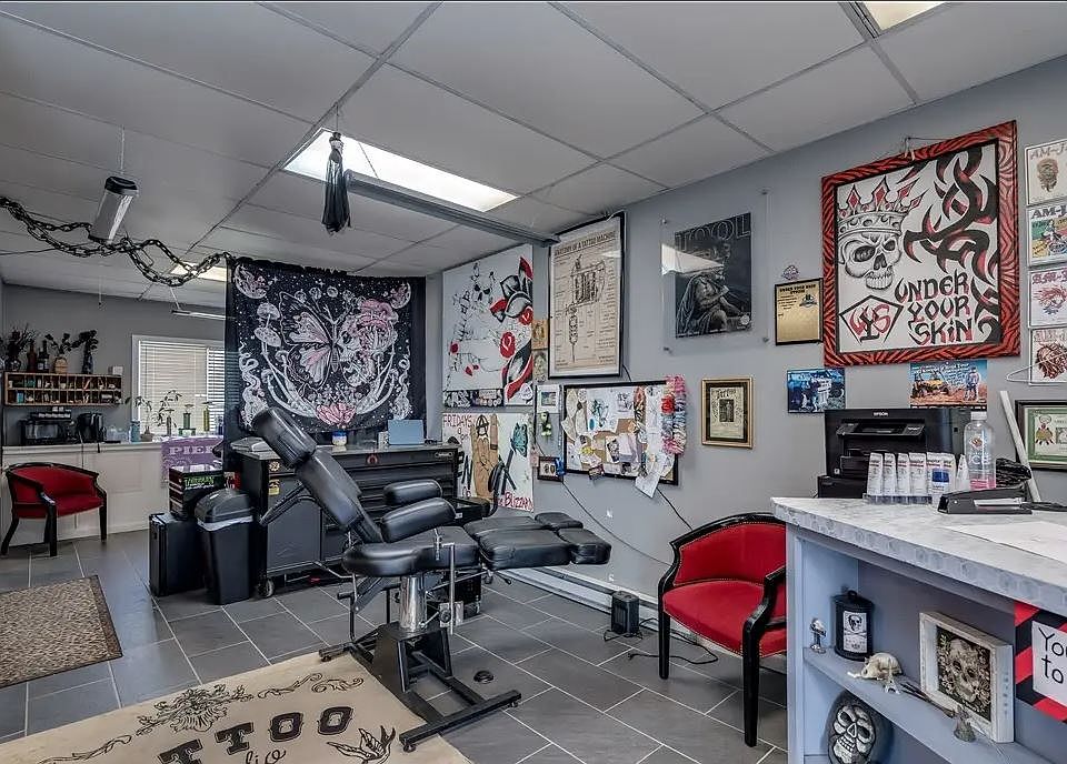 Current - Tattoo Studio
