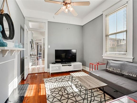 5th image of 1716 Josephine St #B