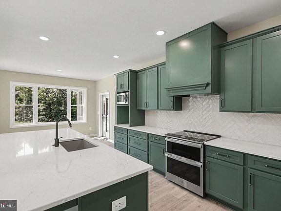 3rd image of 7329 Toler Dr