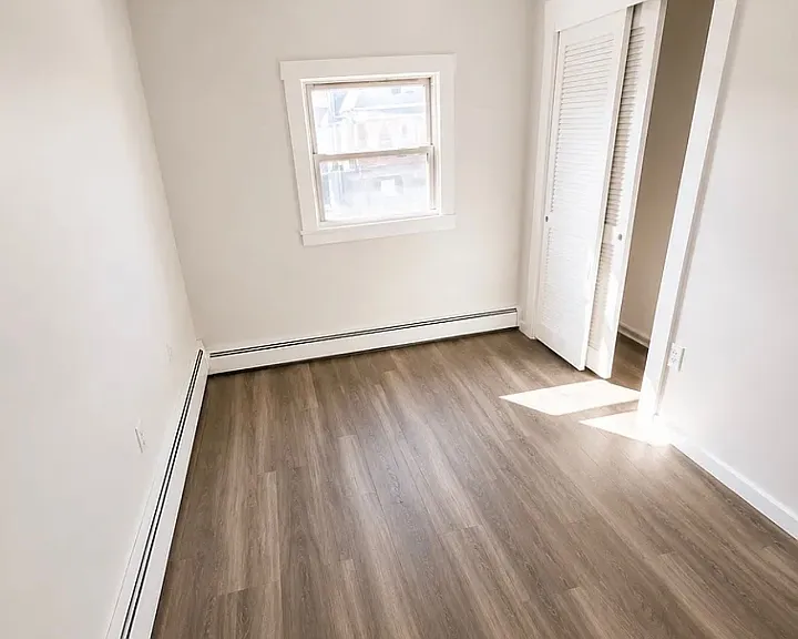 21 Eckert Ave #2L — Photo 3