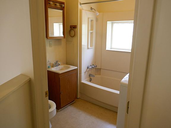 5th image of 2-605 W Liberty St #2