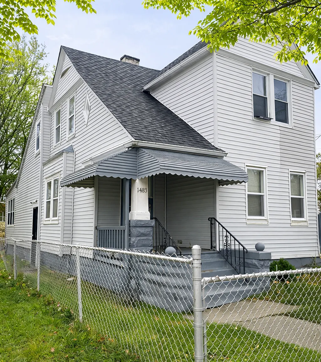 2 bed, 750 sqft, $895 — Photo 1