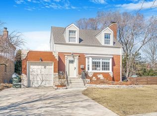 454 Longcommon Rd, Riverside, IL 60546