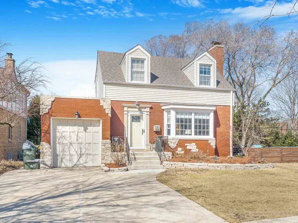 454 Longcommon Rd, Riverside, IL 60546