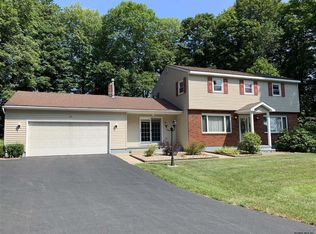 25 Edgewood Dr, Queensbury, NY 12804