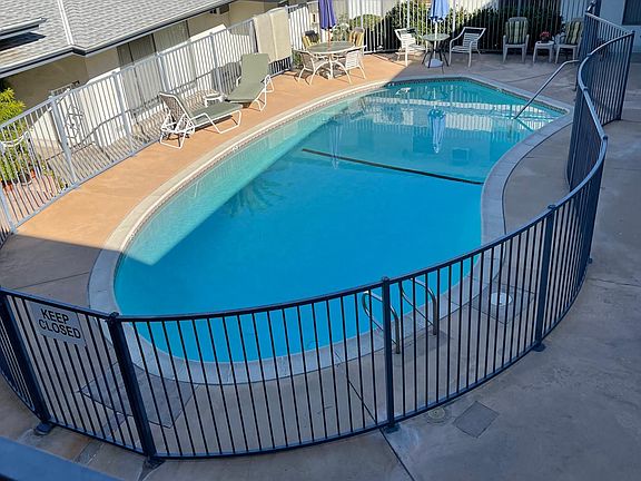 2nd image of 220 E Sierra Madre Blvd Unit I