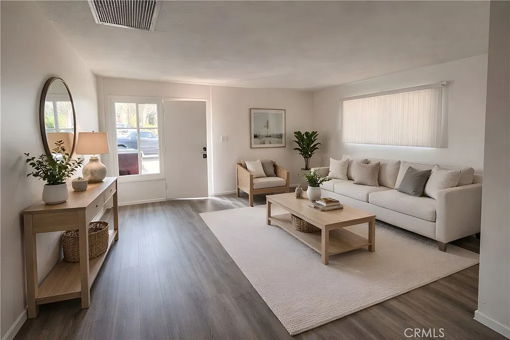 51099 Eisenhower Dr — Photo 2