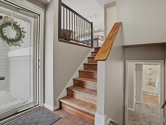 4th image of 676 Melanie Ct