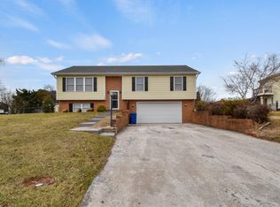 986 Goodview Dr, Front Royal, VA 22630