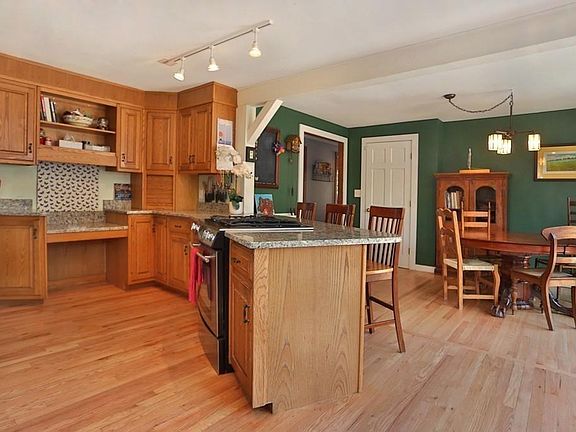 4th image of 475 Merrimac St #1