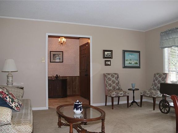 4th image of 2400 Norben Dr