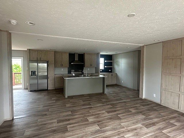 2nd image of 37 Lamplighter Ln
