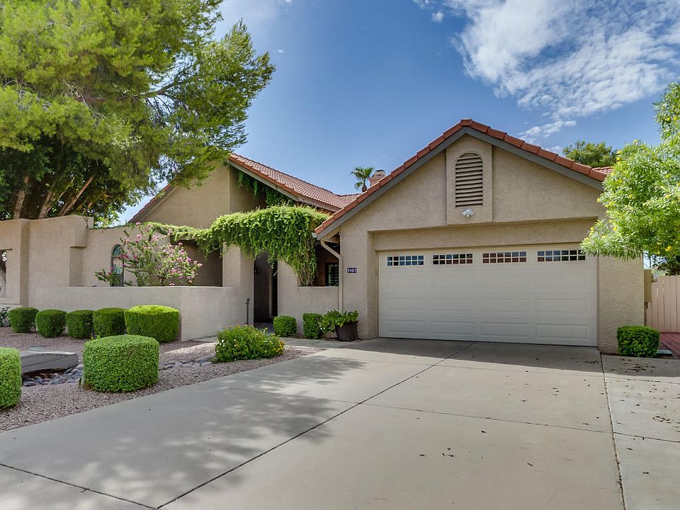 1st image of 1921 E Vinedo Ln