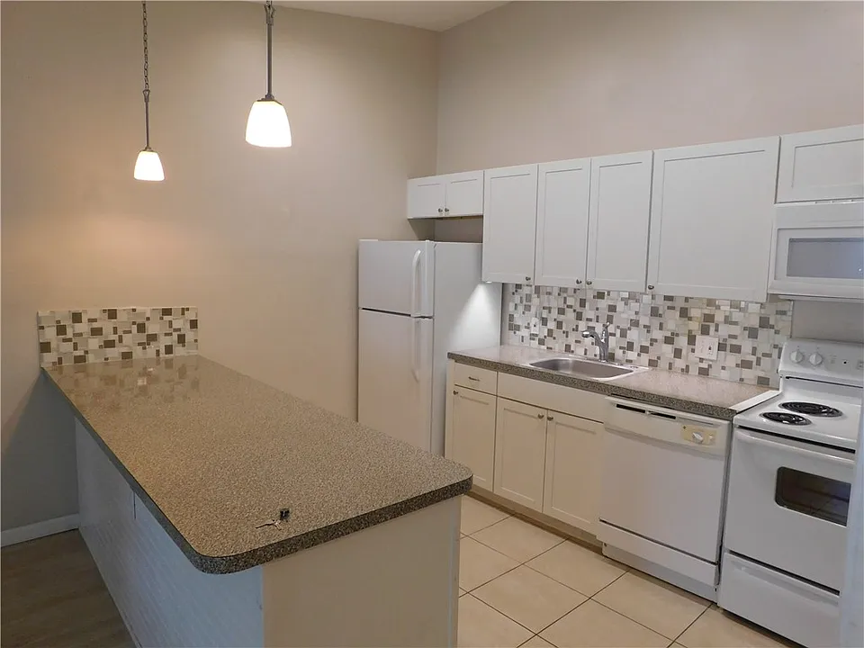 522 7th Pl #522