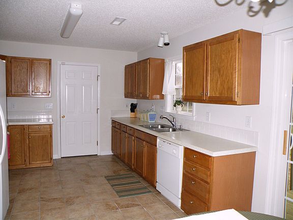 Spacious Kitchen