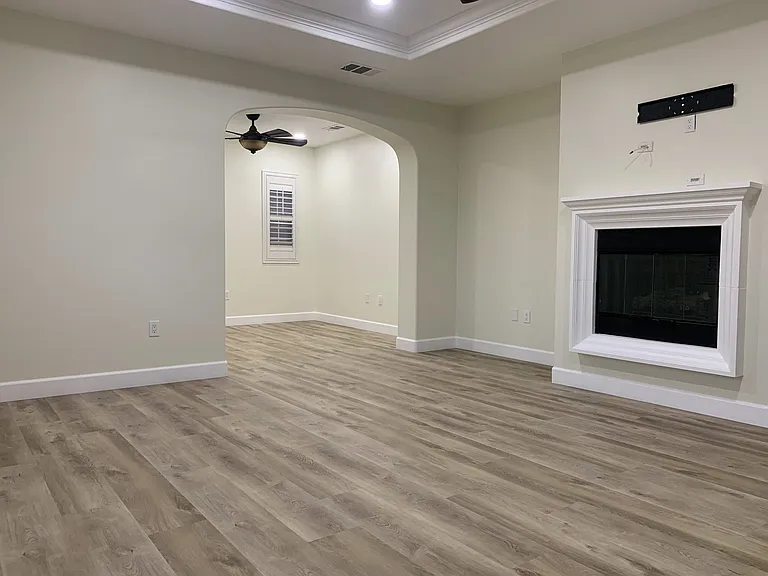30 Desert Willow — Photo 2