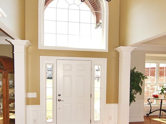 3rd image of 9054 Pebblepointe Cir