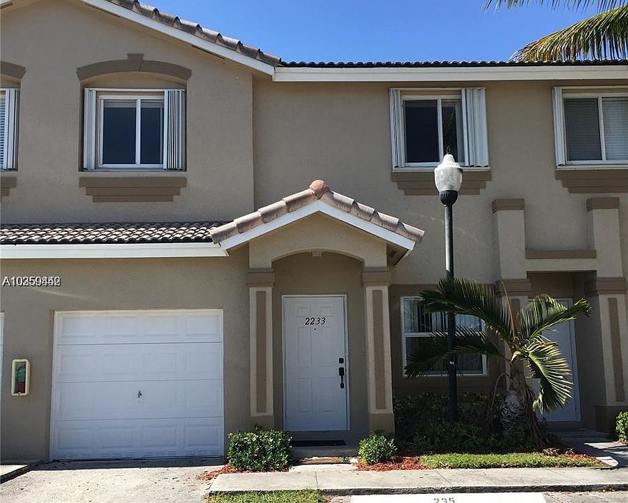 1st image of 2233 SE 24th Pl #2233