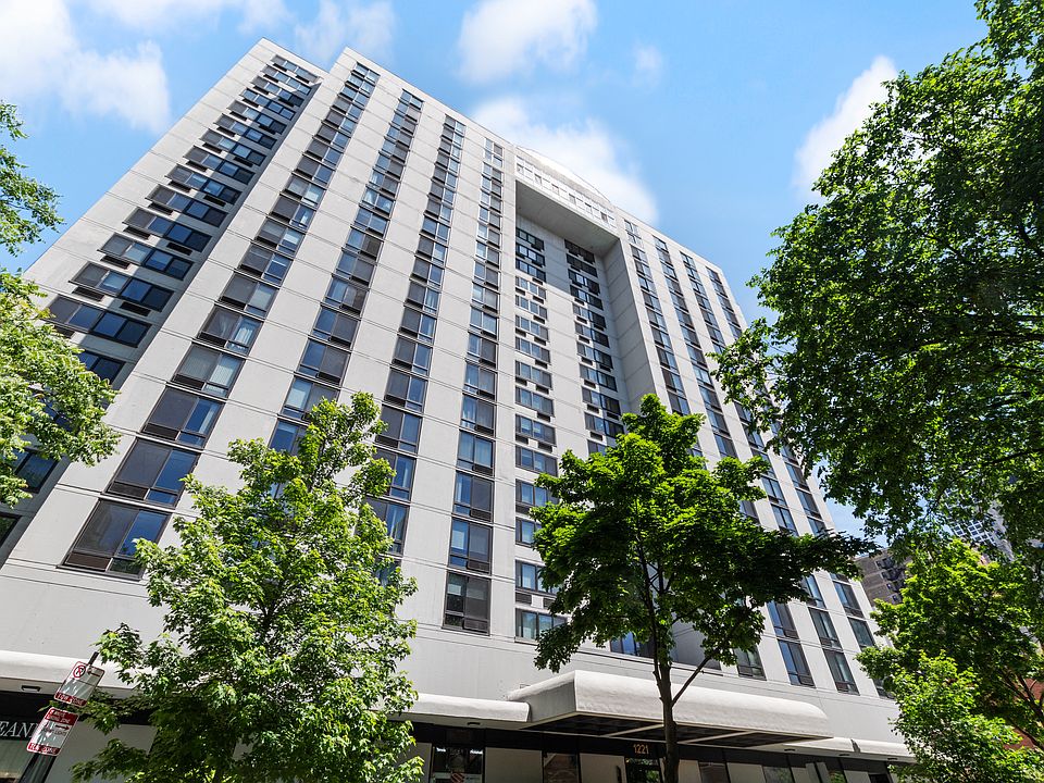 1st image of 1221 N Dearborn Pkwy #812S