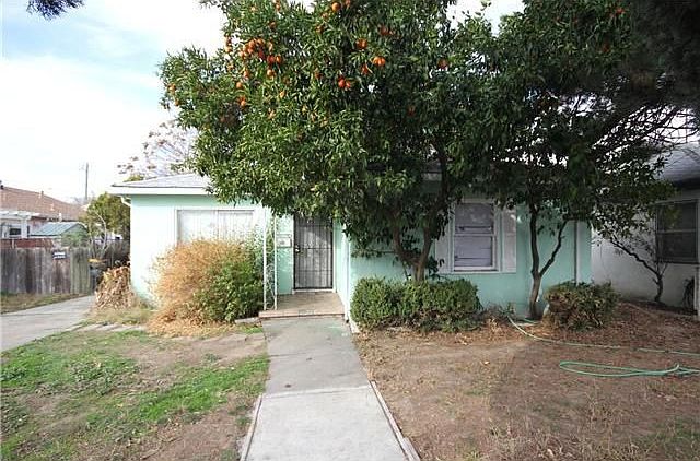 1st image of 1037 W Oak St