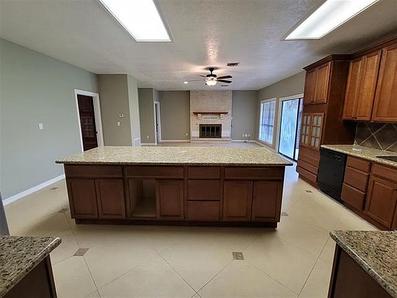 2nd image of 110 Kirby Cir