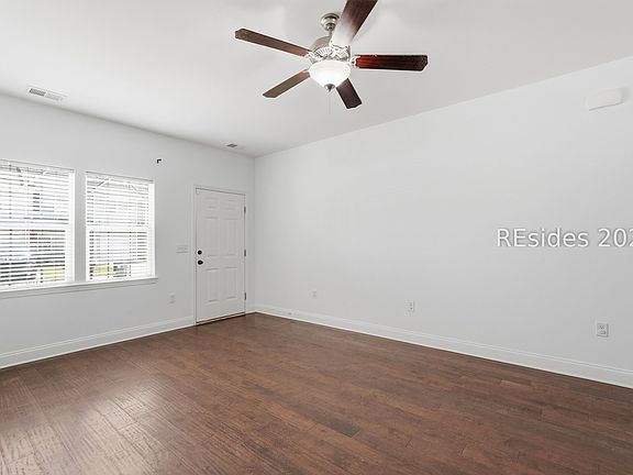 3rd image of 387 Dante Circle