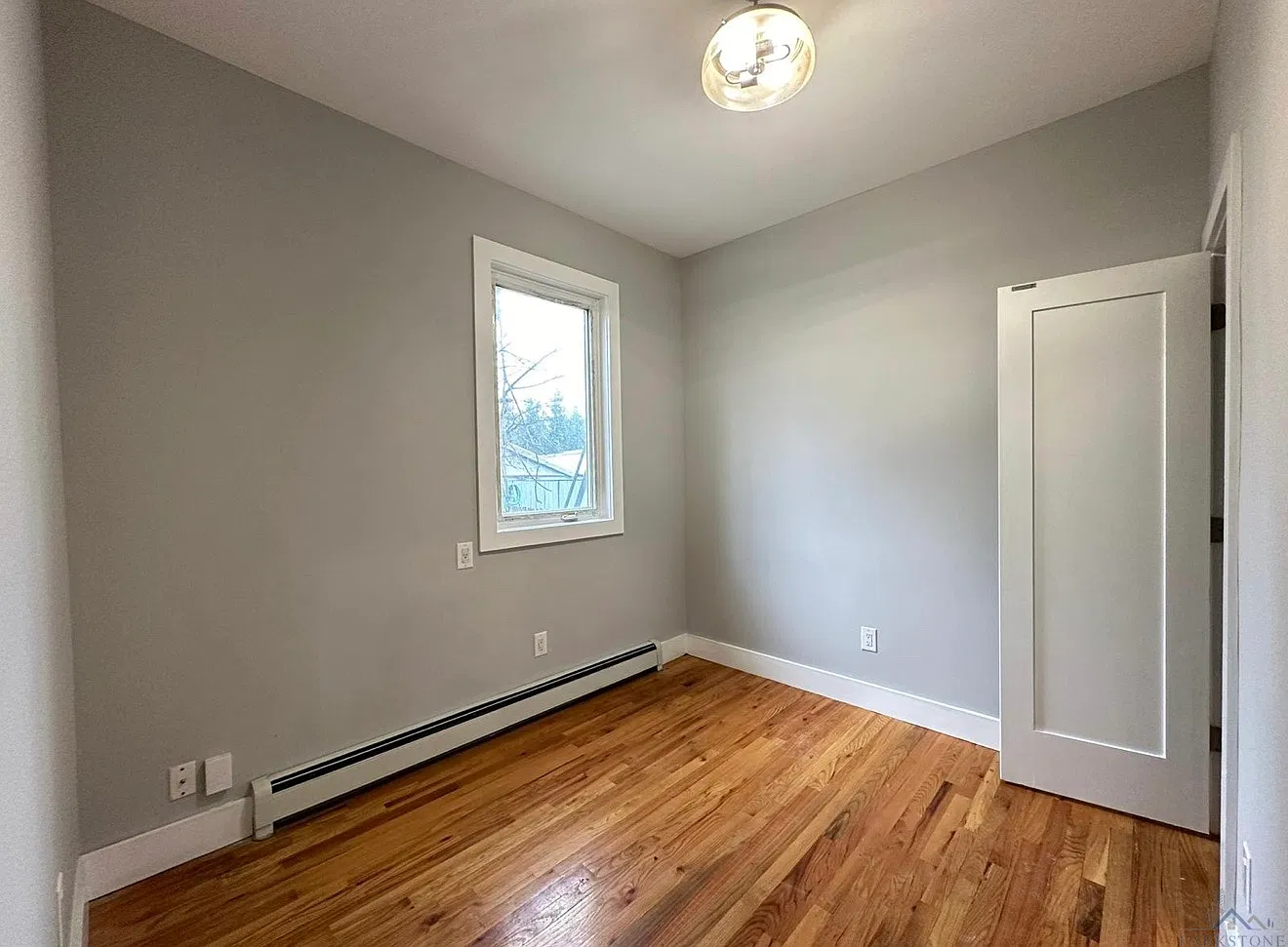 3 bed, $2,100 — Photo 3