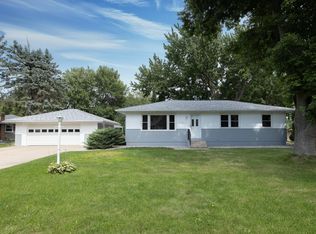 2127 Garnet Dr, Eagan, MN 55122