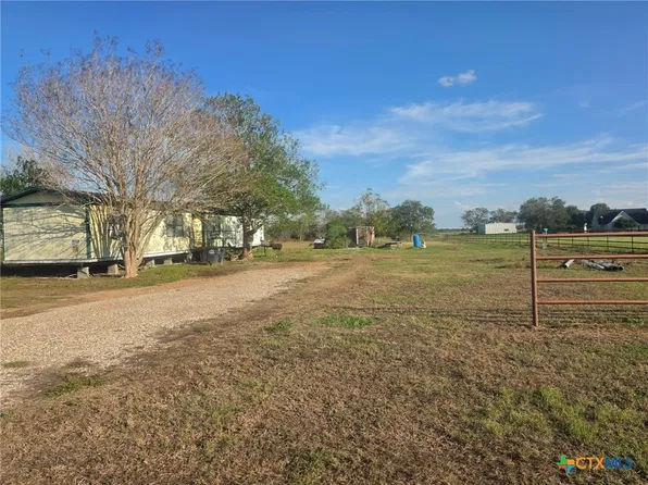 1723 Parsons Rd, Victoria, TX 77904