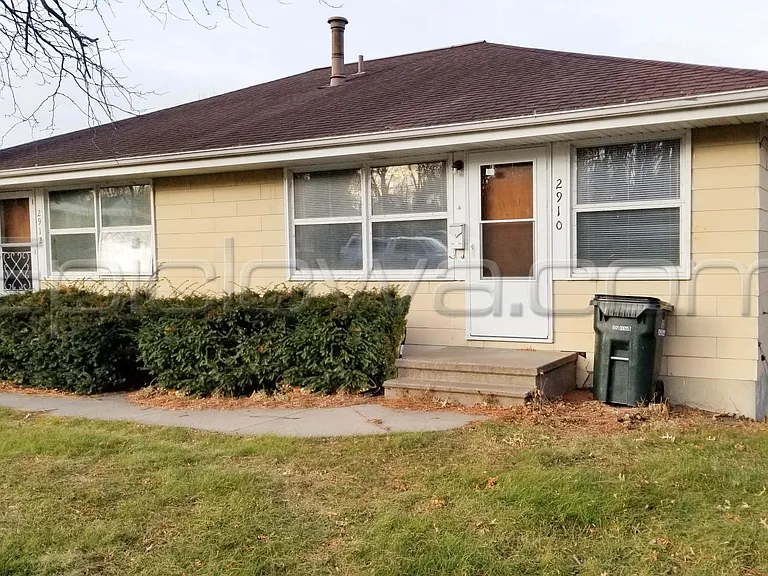 2910 Johnson Ave NW — Photo 1