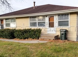 2910 Johnson Ave NW, Cedar Rapids, IA 52405