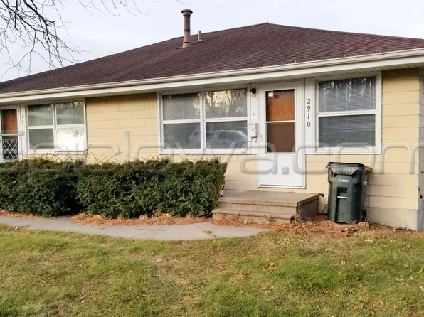 2910 Johnson Ave NW, Cedar Rapids, IA 52405