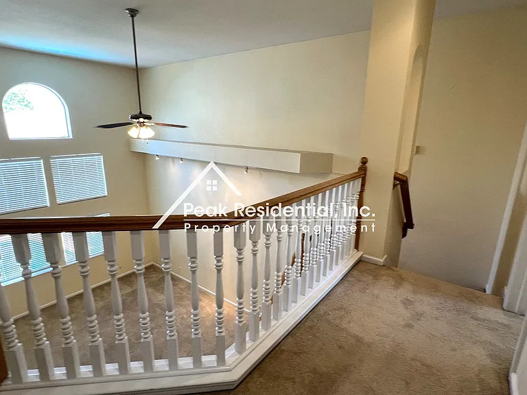 402 Harlow Ct — Photo 16