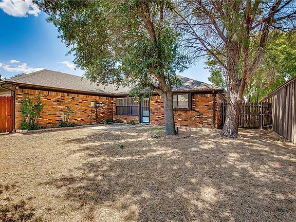 5th image of 609 Harrison Dr