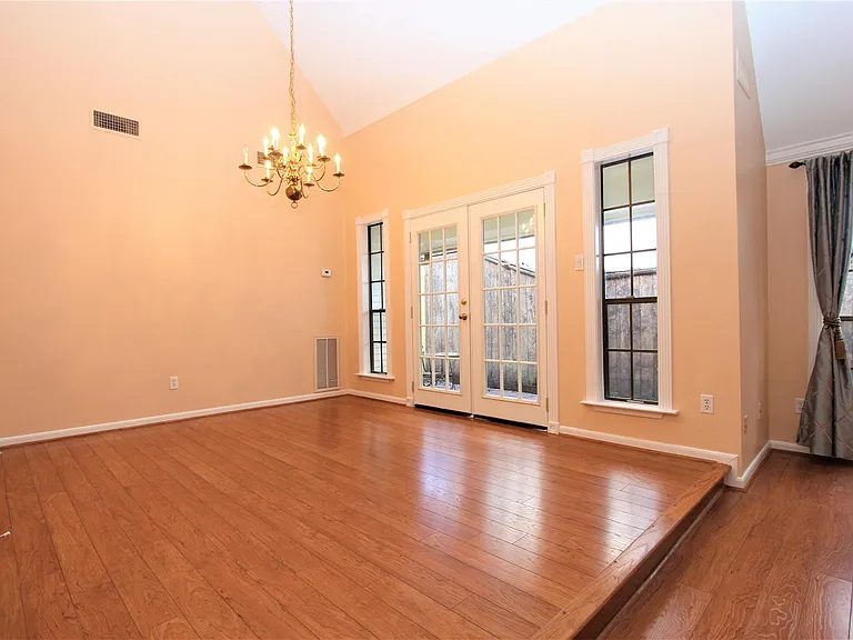 4012 Arnold St — Photo 5