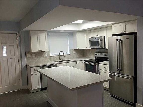 3rd image of 2212 NE 123rd St