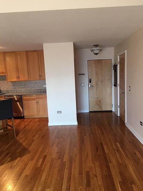 1st image of 1935 S Archer Ave APT 314A