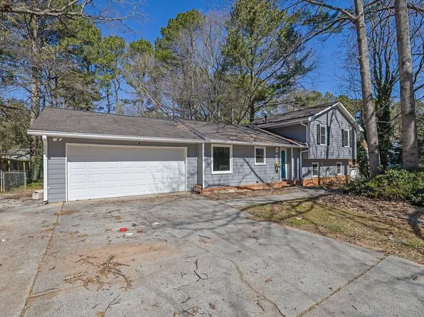4391 Shiloh Hills Dr, Snellville, GA 30039